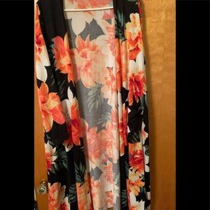 Lularoe Sarah Floral Duster.  Size M.  NWT.